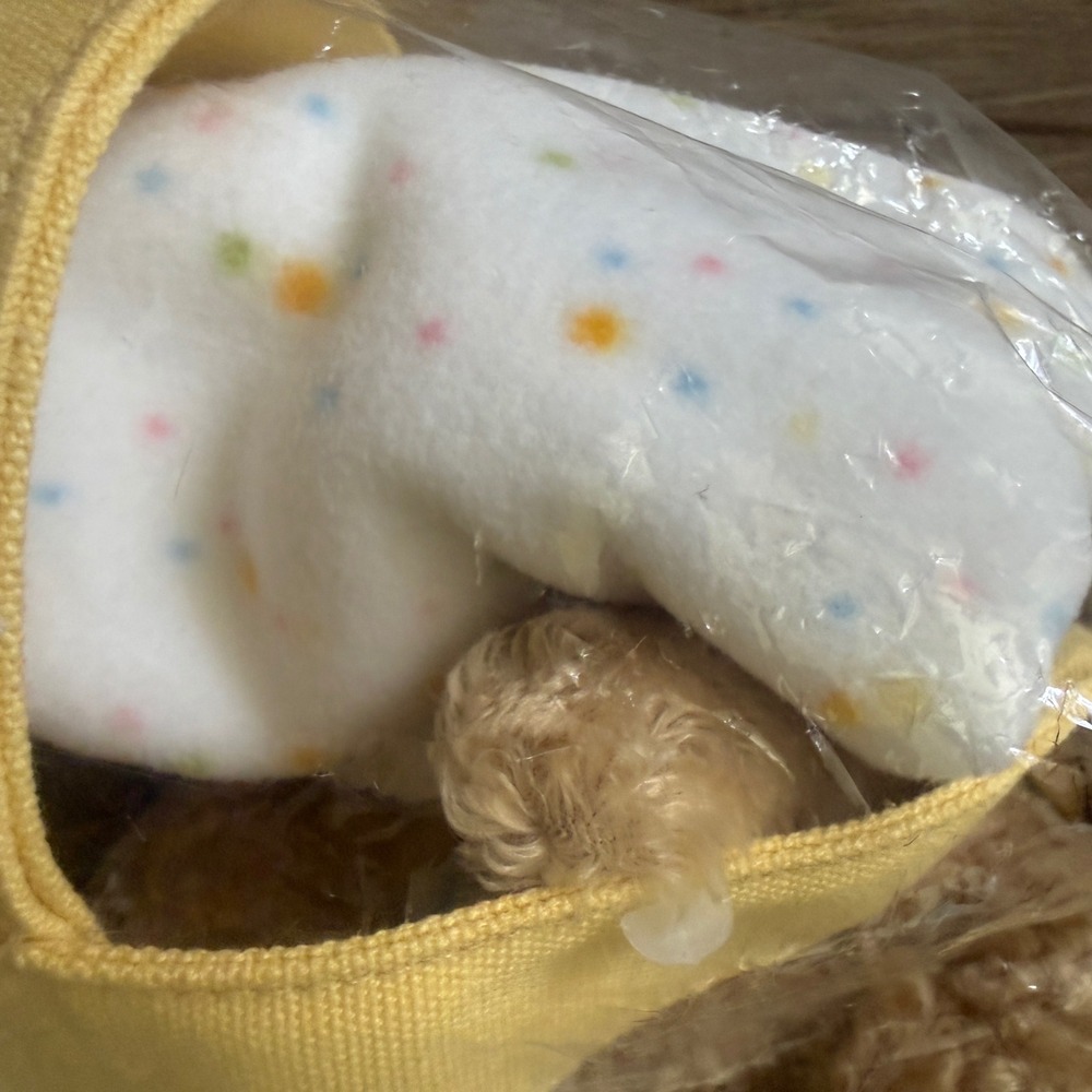 Classic Pooh 4 Piece Canvas Gift Set Tote Fleece Blanket Plush Toy Pacifier Clip - Picture 5 of 11